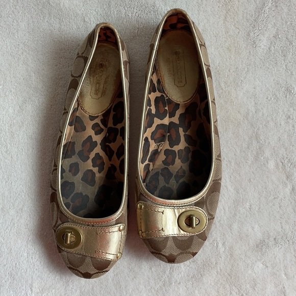 Coach Lauren flats in gold signature C canvas print size 7.5 - Picture 4 of 7